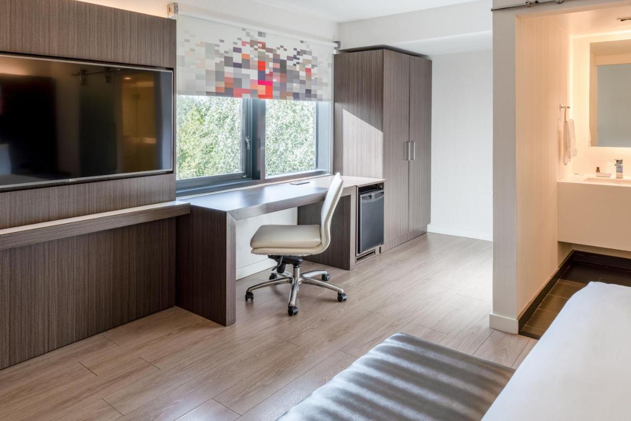 Savvy Guest Room, Guest room, 1 Queen at Aloft by Marriott Sunnyvale