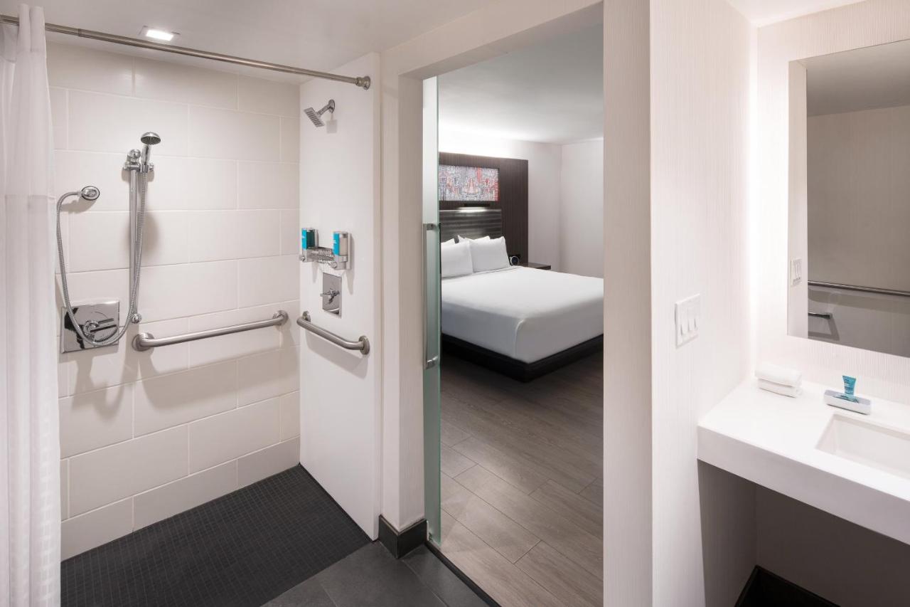 Aloft Guest Room, Guest room, 1 King at Aloft by Marriott Sunnyvale
