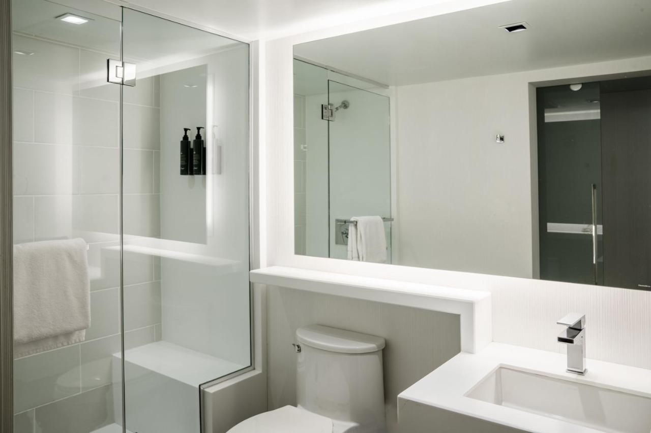 Savvy Guest Room, Larger Guest room, 1 King at Aloft by Marriott Sunnyvale
