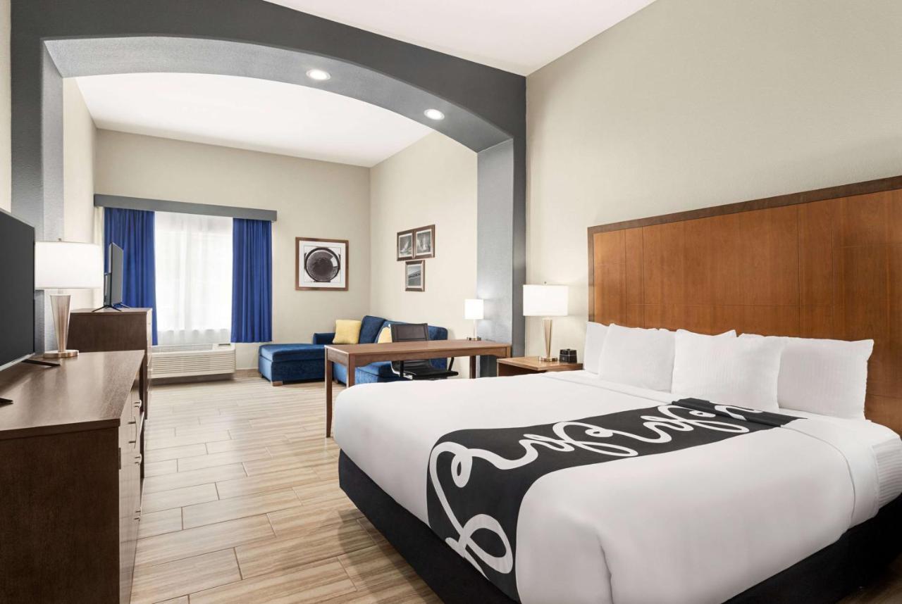 Executive King Room at La Quinta Inn & Suites by Wyndham Brownsville North