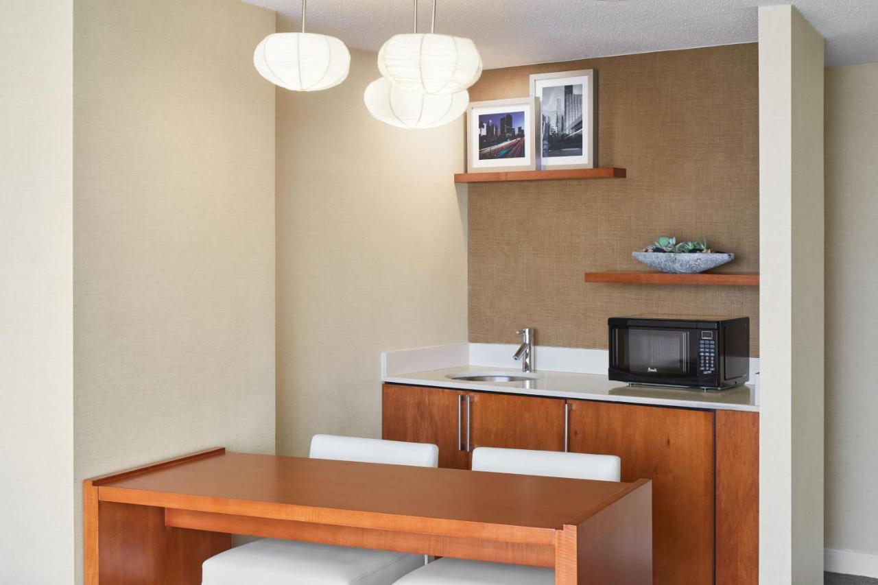 Redondo Suite, 1 Bedroom Suite, 1 King, Sofa bed, City view at The Westin Bonaventure Hotel and Suites, Los Angeles