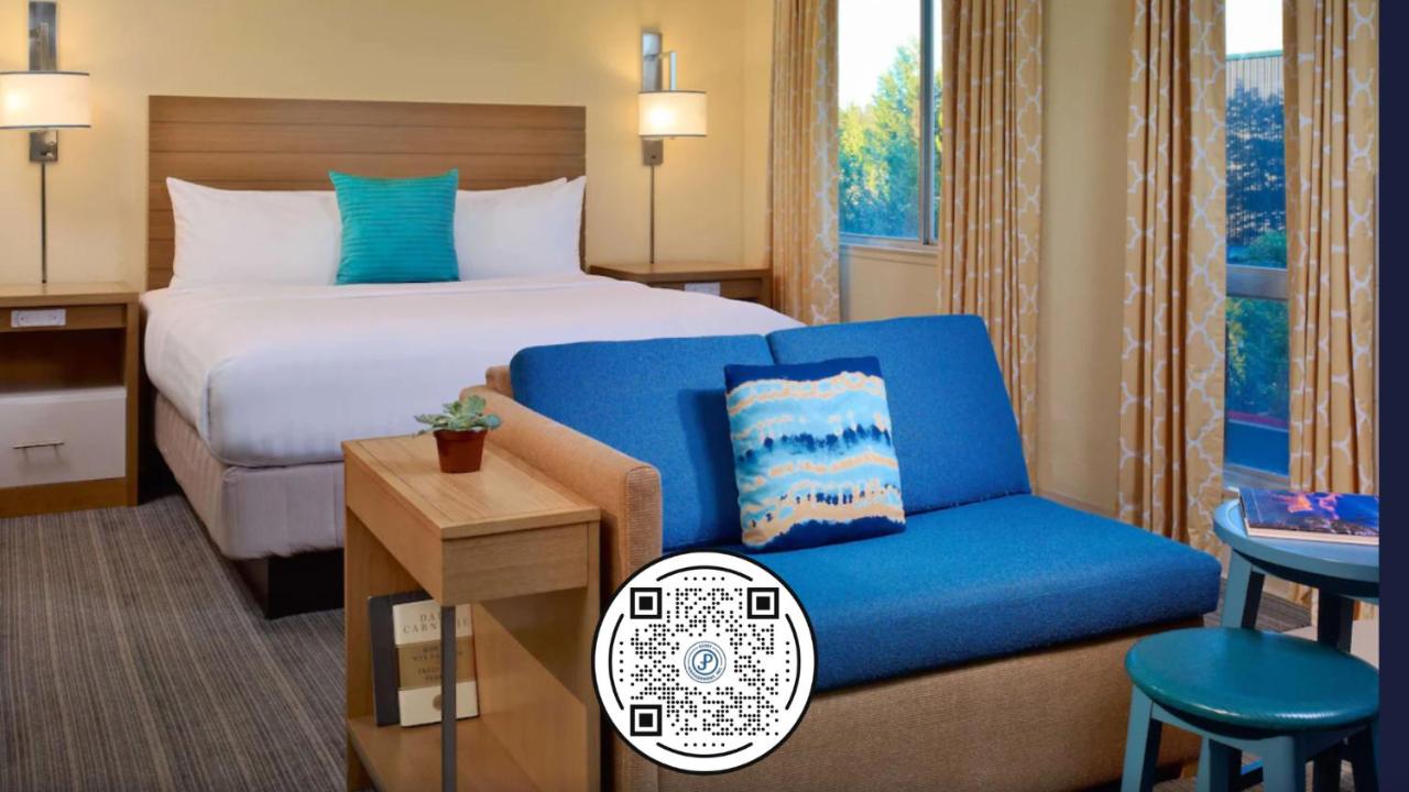 King Studio with Sofa Bed at Sonesta Simply Suites Dublin Columbus