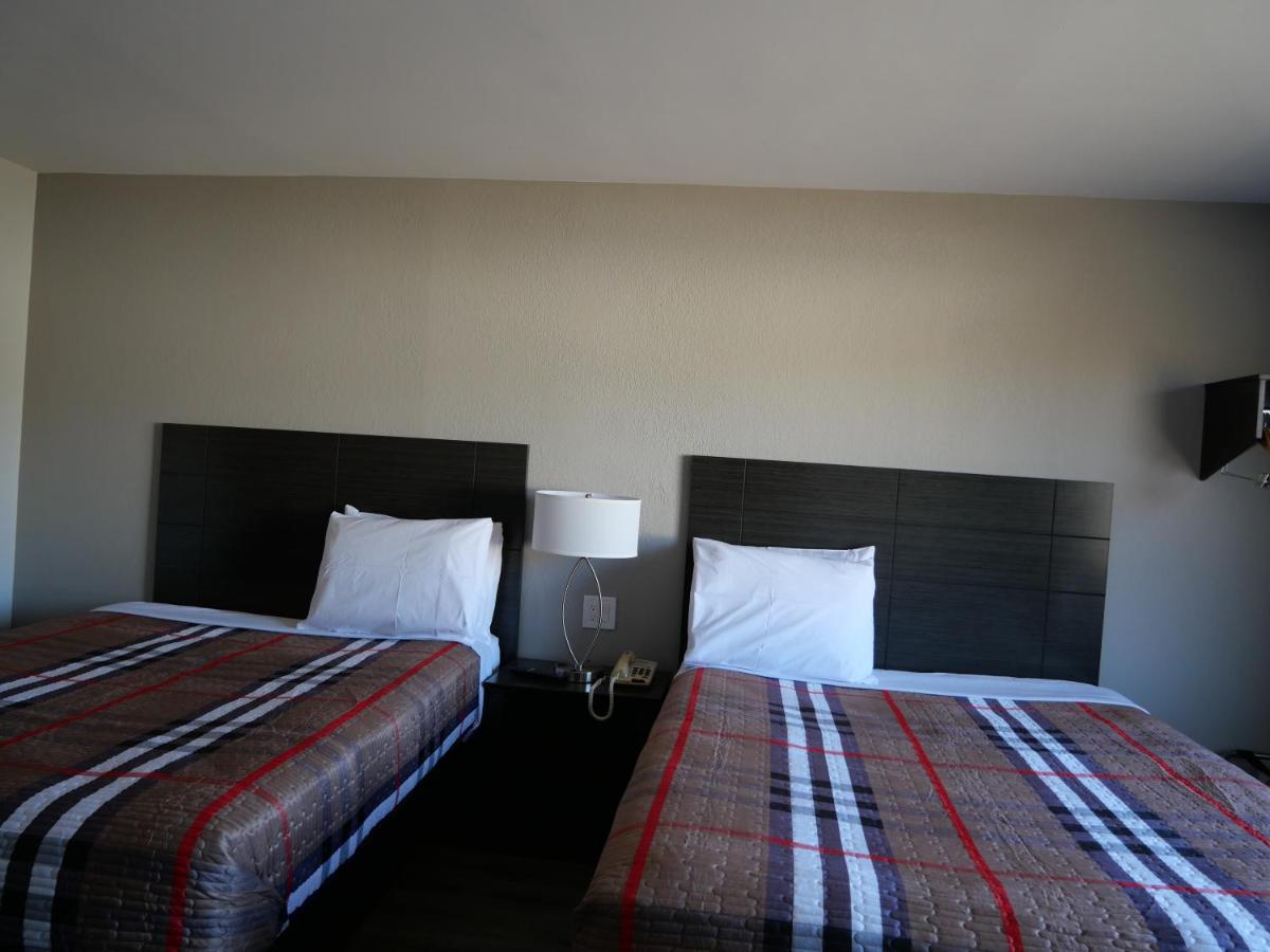 | Hilltop Express Inn