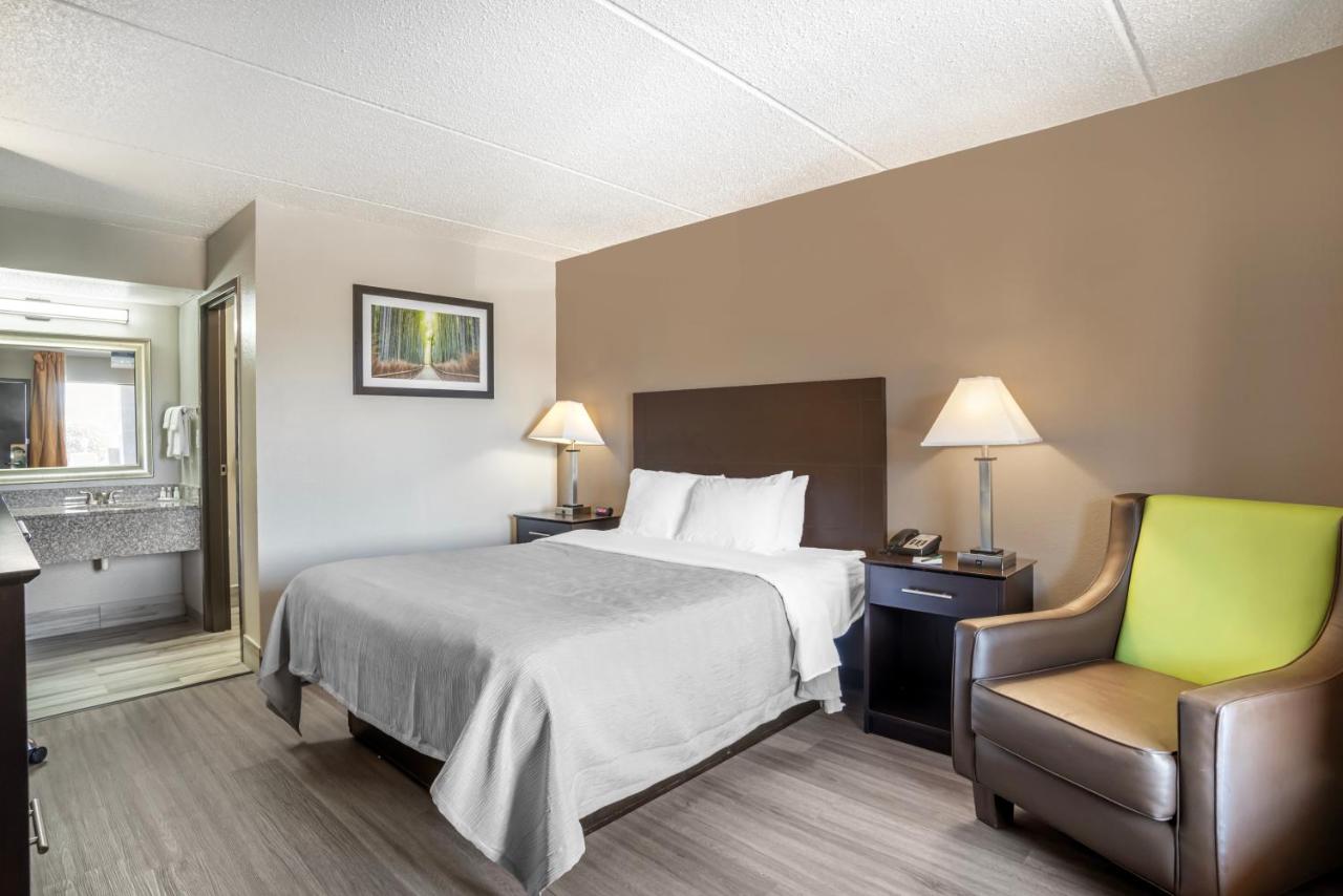Queen Room - Non-Smoking at Quality Inn Simpsonville - Greenville