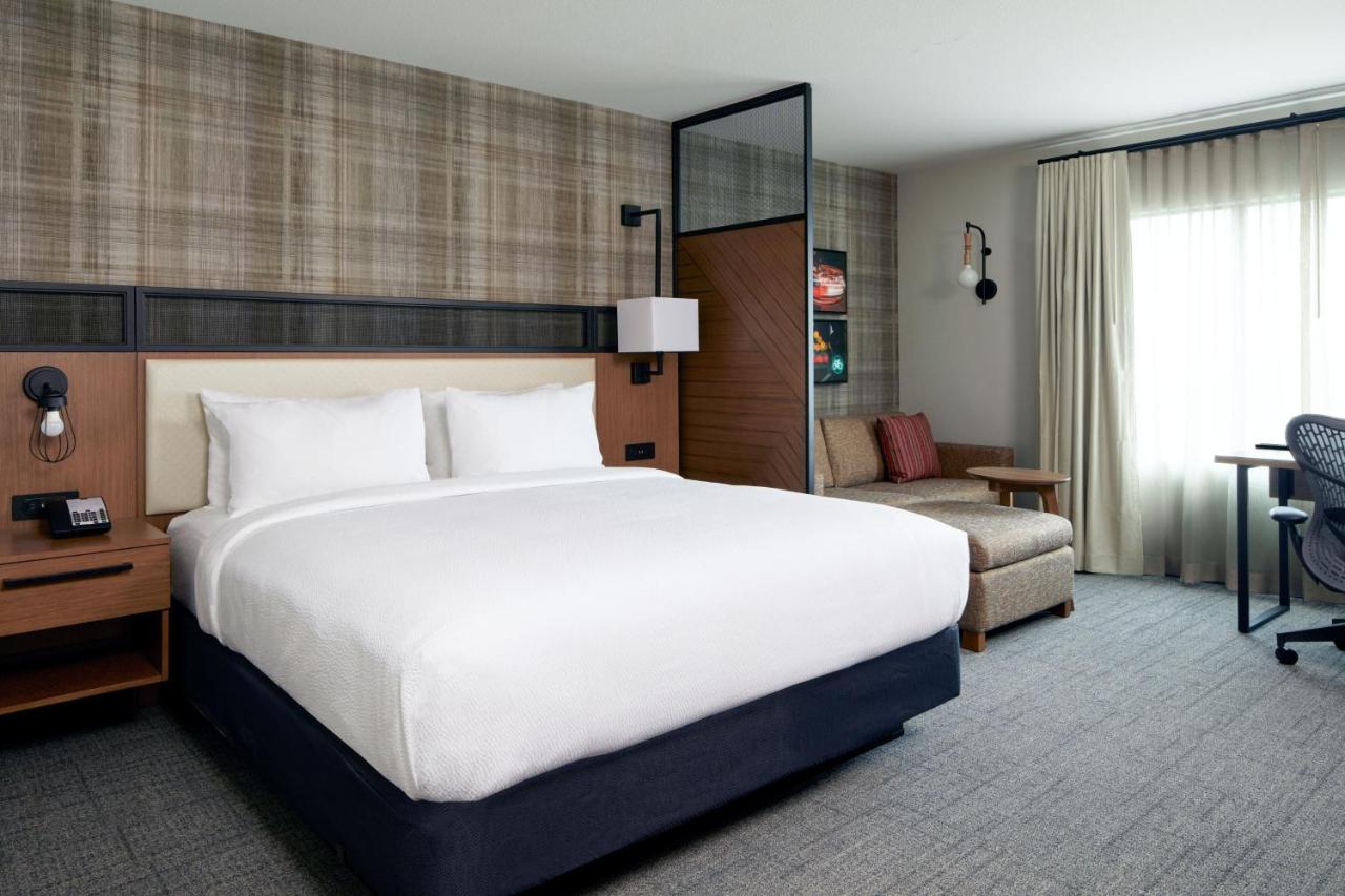 King Studio with Sofa Bed and Bay View at Residence Inn by Marriott San Francisco Airport Millbrae Station