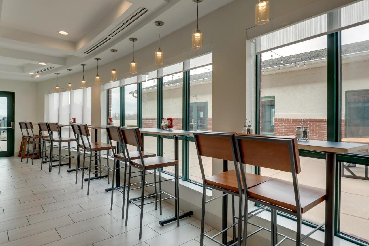 | Holiday Inn Express Hotel & Suites Bryan-Montpelier, an IHG Hotel