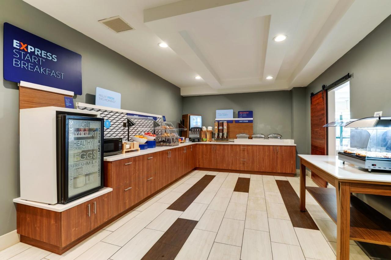  | Holiday Inn Express Hotel & Suites Bryan-Montpelier, an IHG Hotel