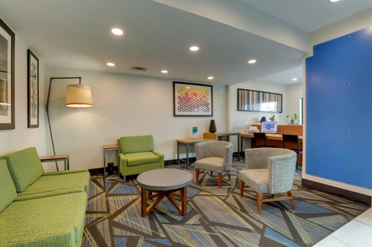 | Holiday Inn Express Hotel & Suites Bryan-Montpelier, an IHG Hotel