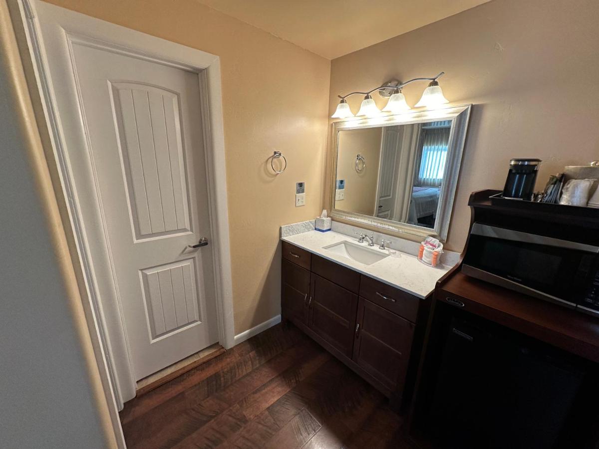 | Abram Inn & Suites