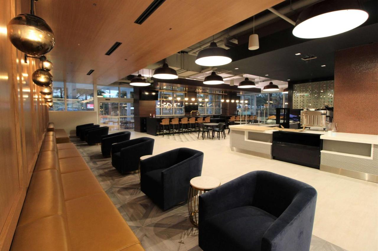 | Hilton Dallas Lincoln Centre