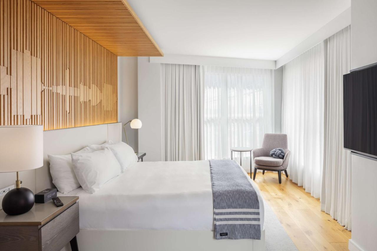 Presidential King Suite with City View at Canopy by Hilton Portland Waterfront