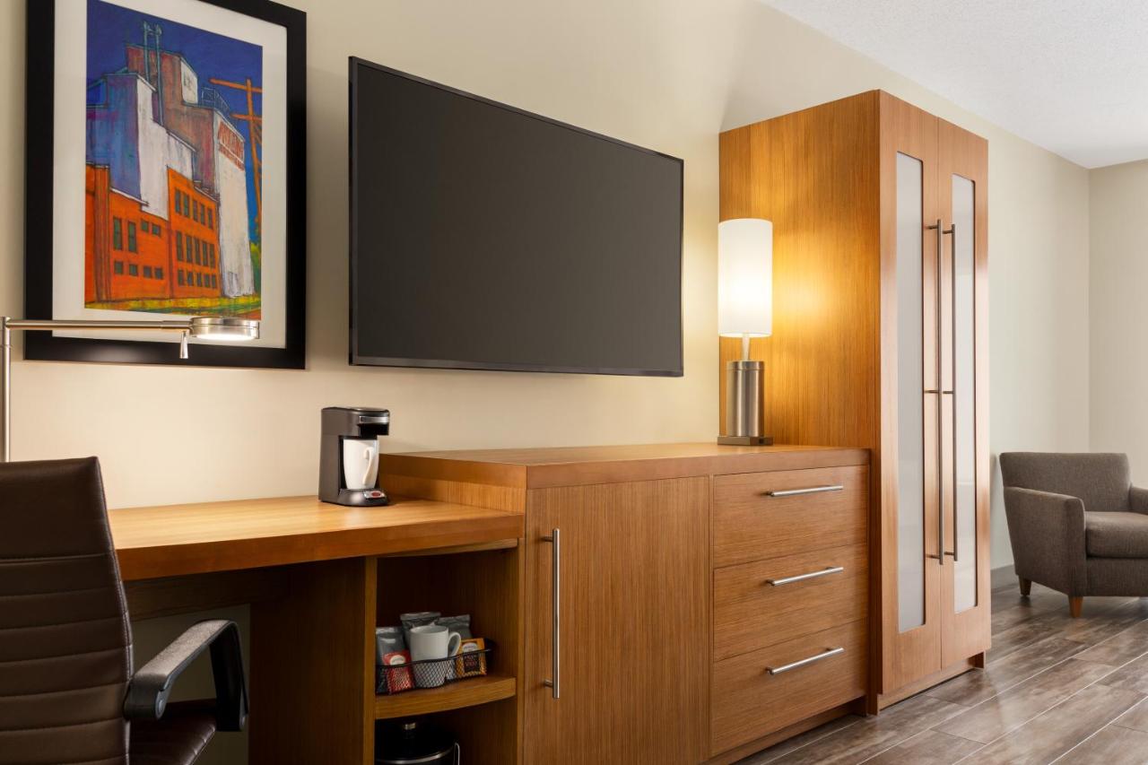 Queen Room - Disability Access at Hyatt Place Columbia/Downtown/The Vista