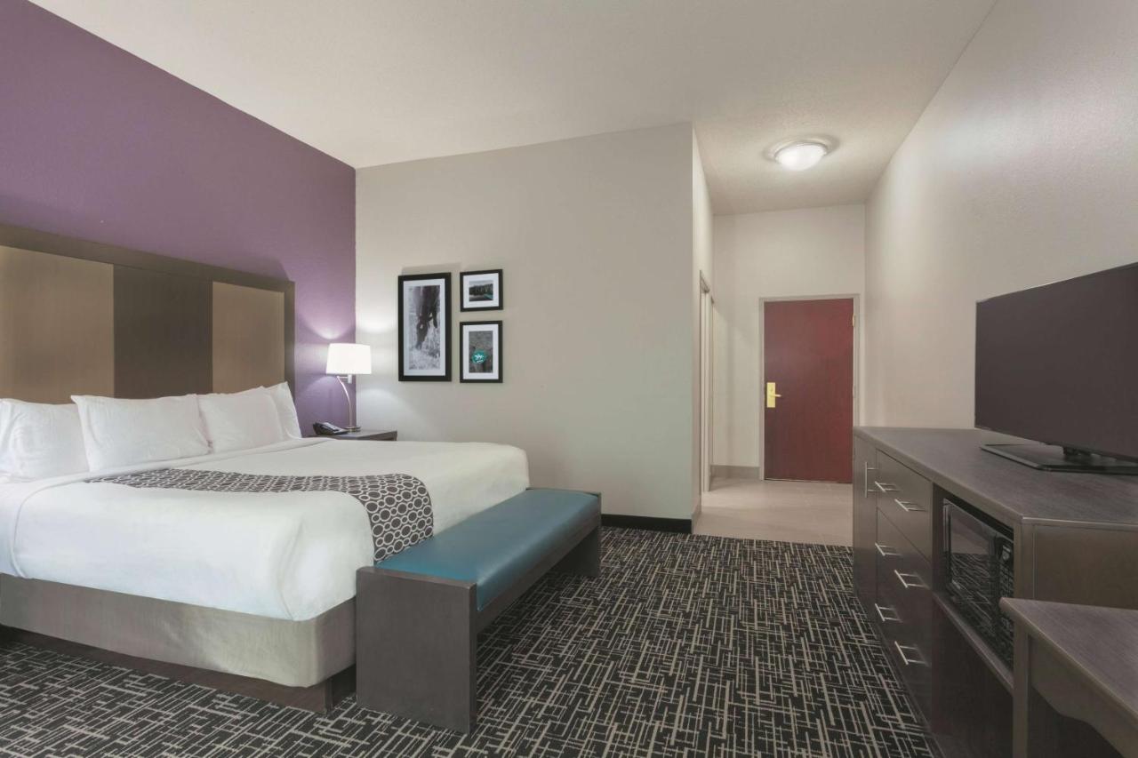 King Room at La Quinta Inn & Suites by Wyndham Covington