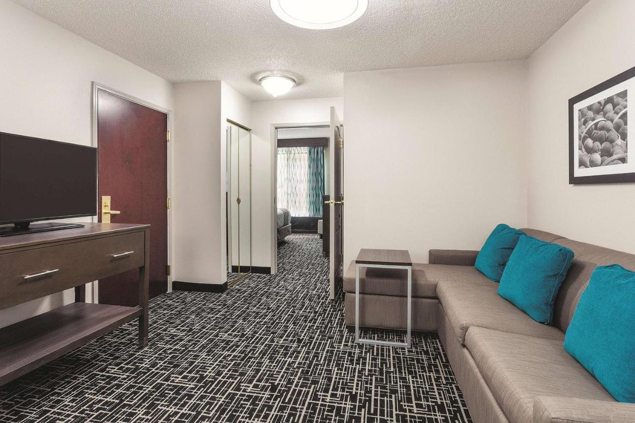 King Suite at La Quinta Inn & Suites by Wyndham Covington