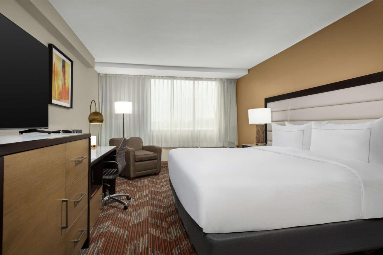 | Holiday Inn Greensboro Airport