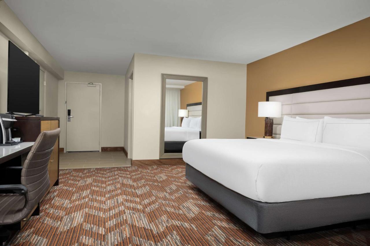 | Holiday Inn Greensboro Airport
