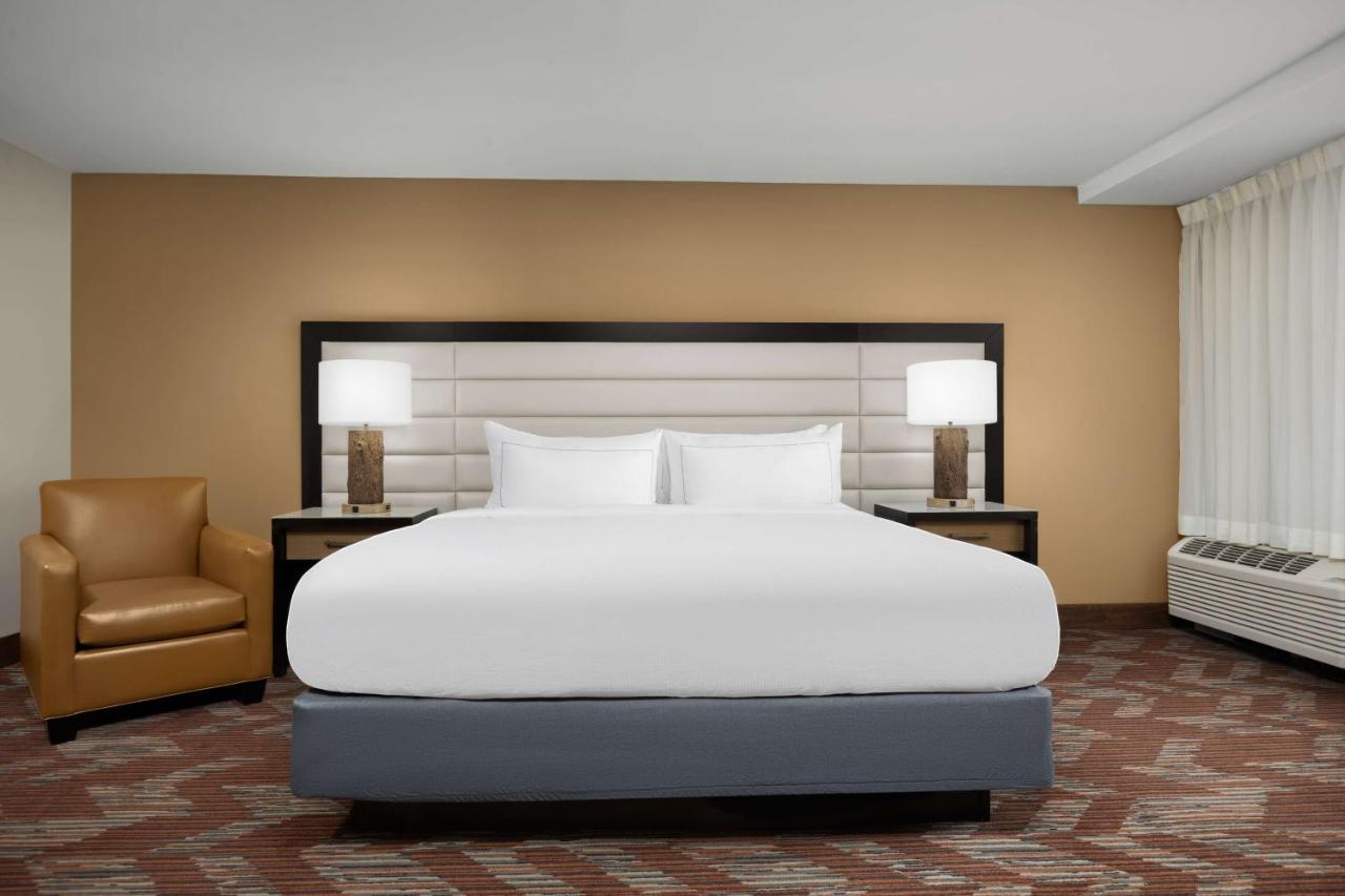 | Holiday Inn Greensboro Airport