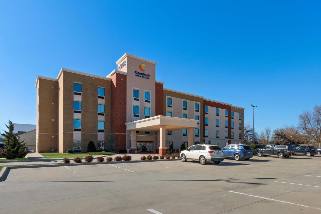 | Comfort Inn & Suites Newcastle - Oklahoma City