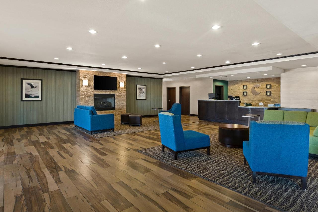 | Comfort Inn & Suites Newcastle - Oklahoma City