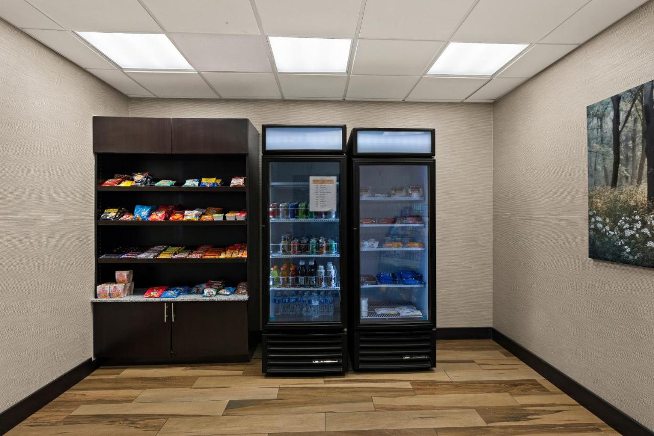 | Comfort Inn & Suites Newcastle - Oklahoma City