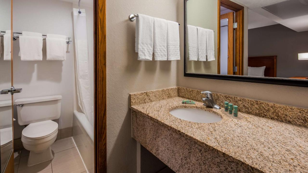 | Best Western Bridgeview Hotel