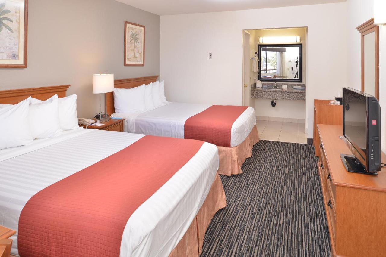 Queen Room with Two Queen Beds - Non-Smoking at Pleasant Inn