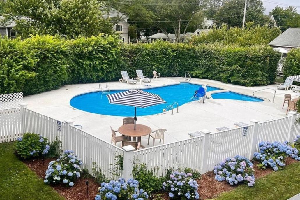 | Edgartown Commons Vacation Apartments