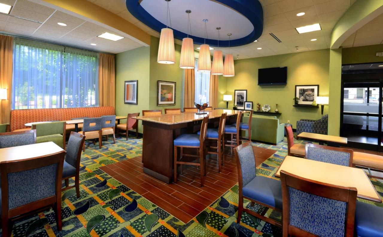 | Hampton Inn Roxboro