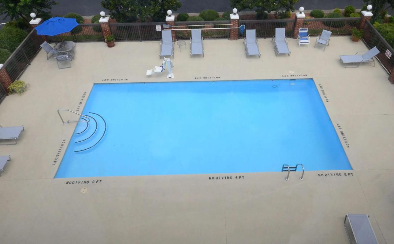 | Hampton Inn Roxboro
