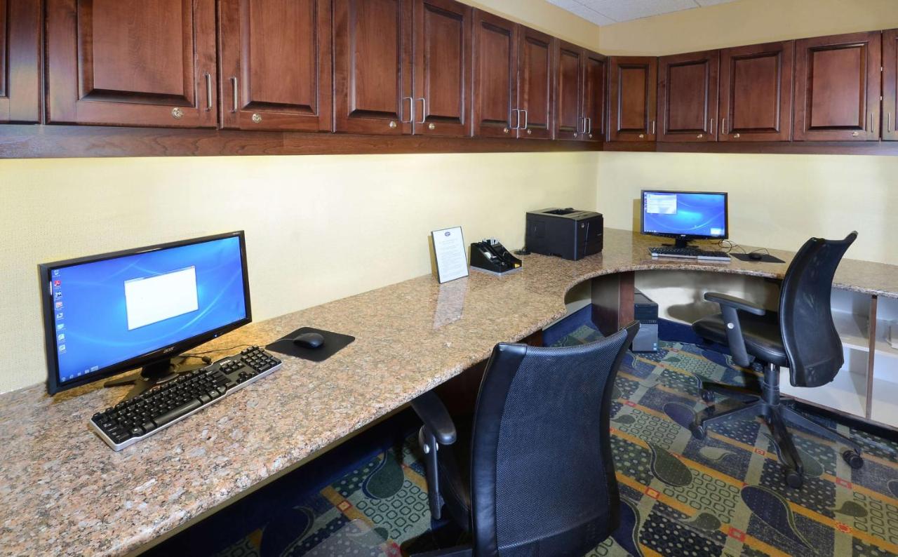 | Hampton Inn Roxboro