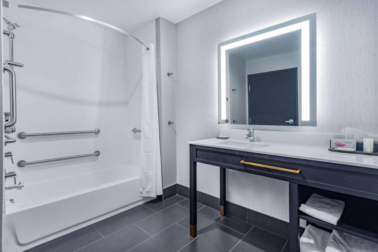2 Queen Beds, Mobility Accessible Room, Bathtub w/Grab Bars, Non-Smoking at La Quinta Suites by Wyndham South Bend Notre Dame Area