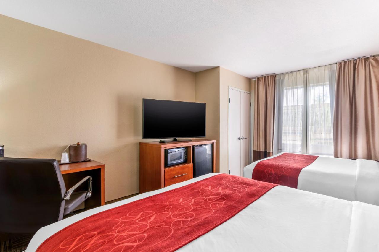 Queen Suite with Two Queen Beds - Non-Smoking at Comfort Suites Brunswick