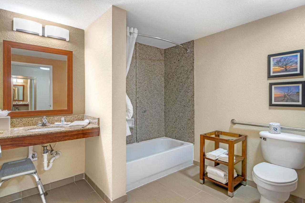 King Suite - Accessible/Non-Smoking at Comfort Suites Brunswick