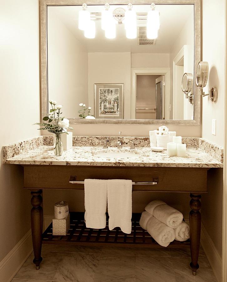 | Hotel Provincial