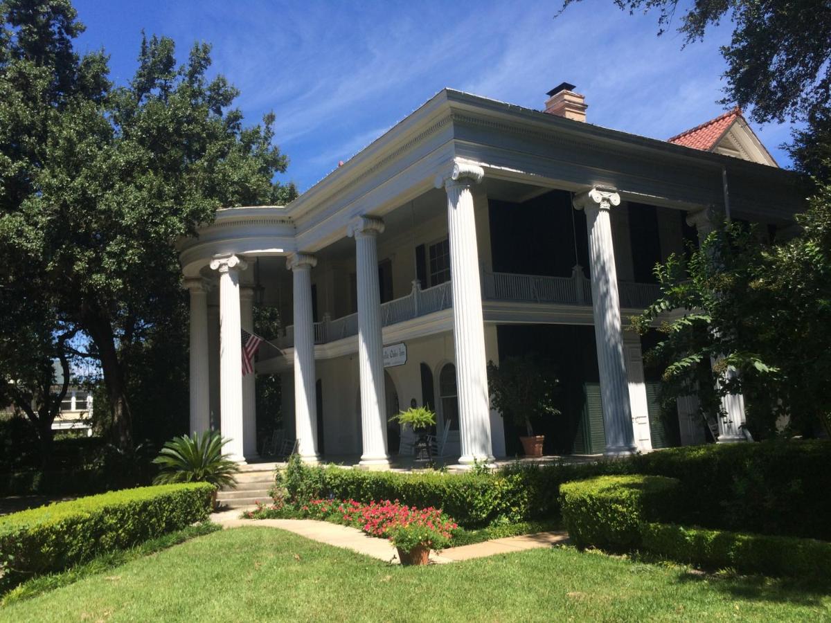  | Belle Oaks Inn