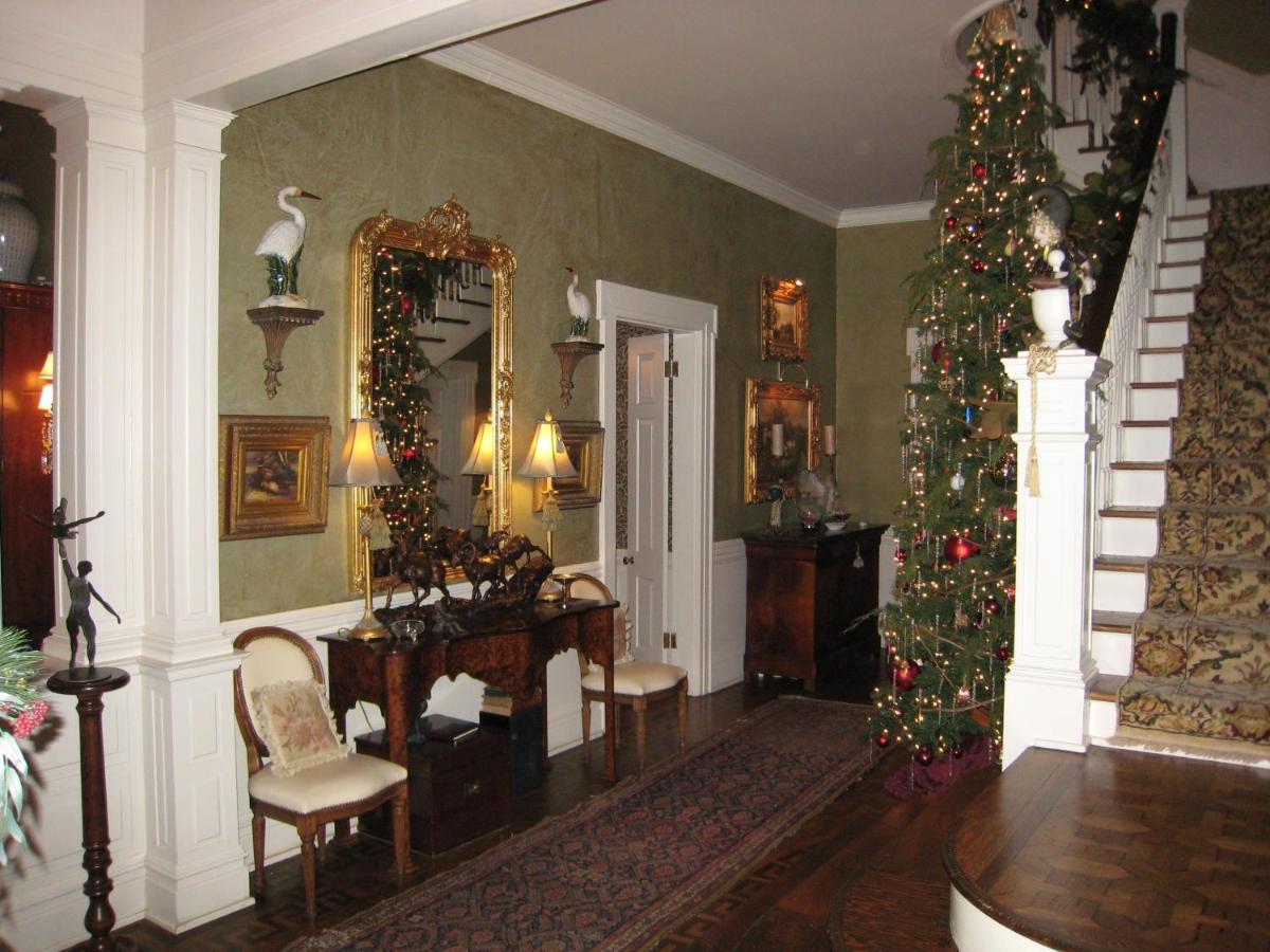  | Belle Oaks Inn