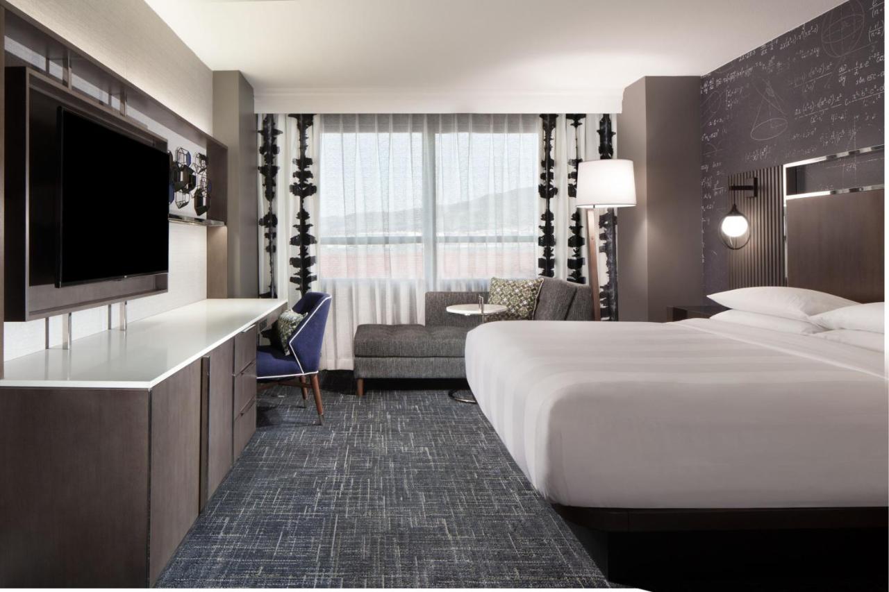 Standard King Room at Fremont Marriott Silicon Valley