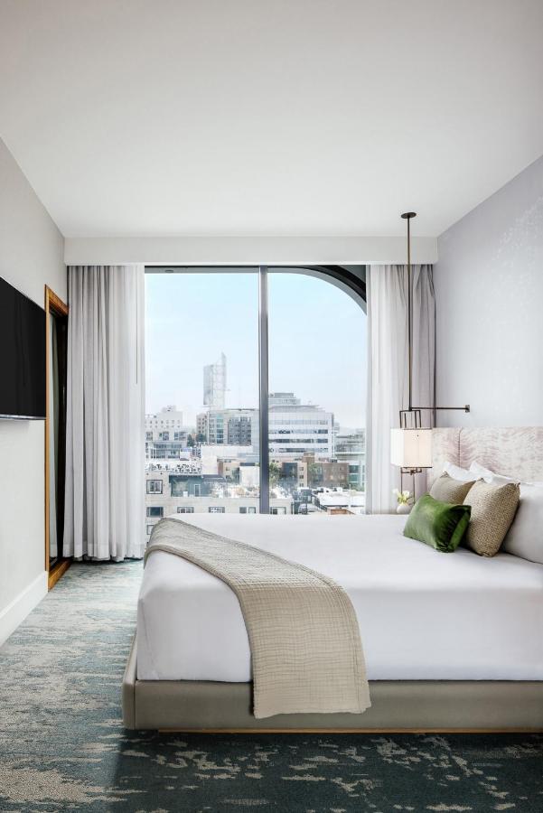 Room #159992944 at Dream Hollywood, by Hyatt