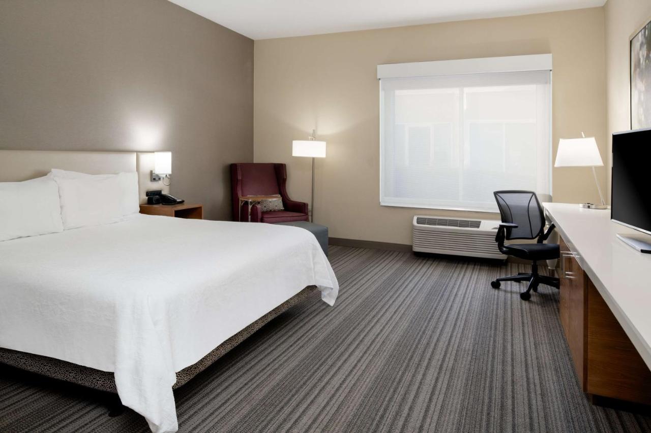 King Room - Mobility Accessible with Tub at Hilton Garden Inn Roseville