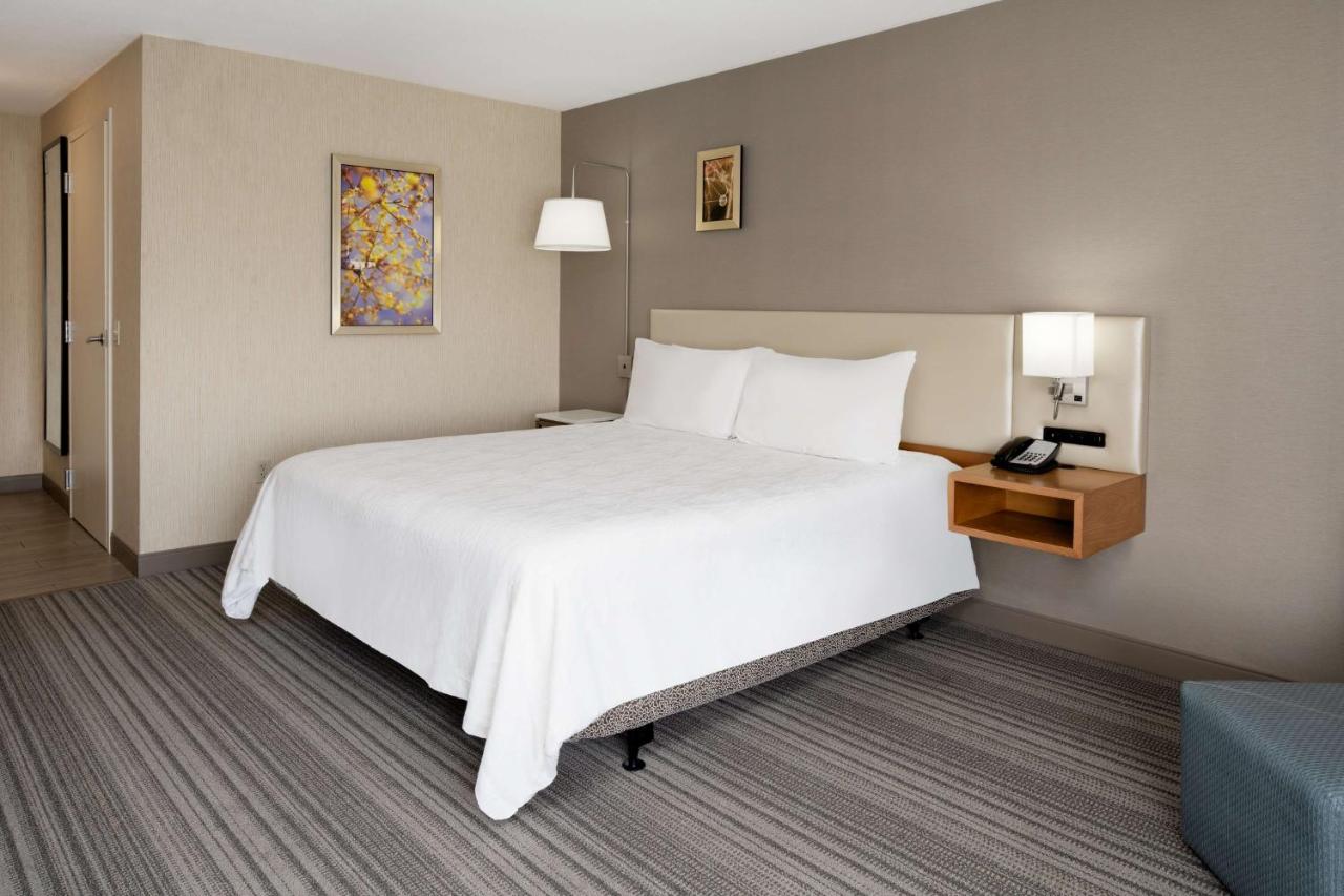 King Room - Mobility Accessible with Tub at Hilton Garden Inn Roseville