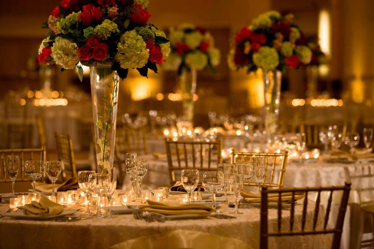 | Long Island Marriott Hotel