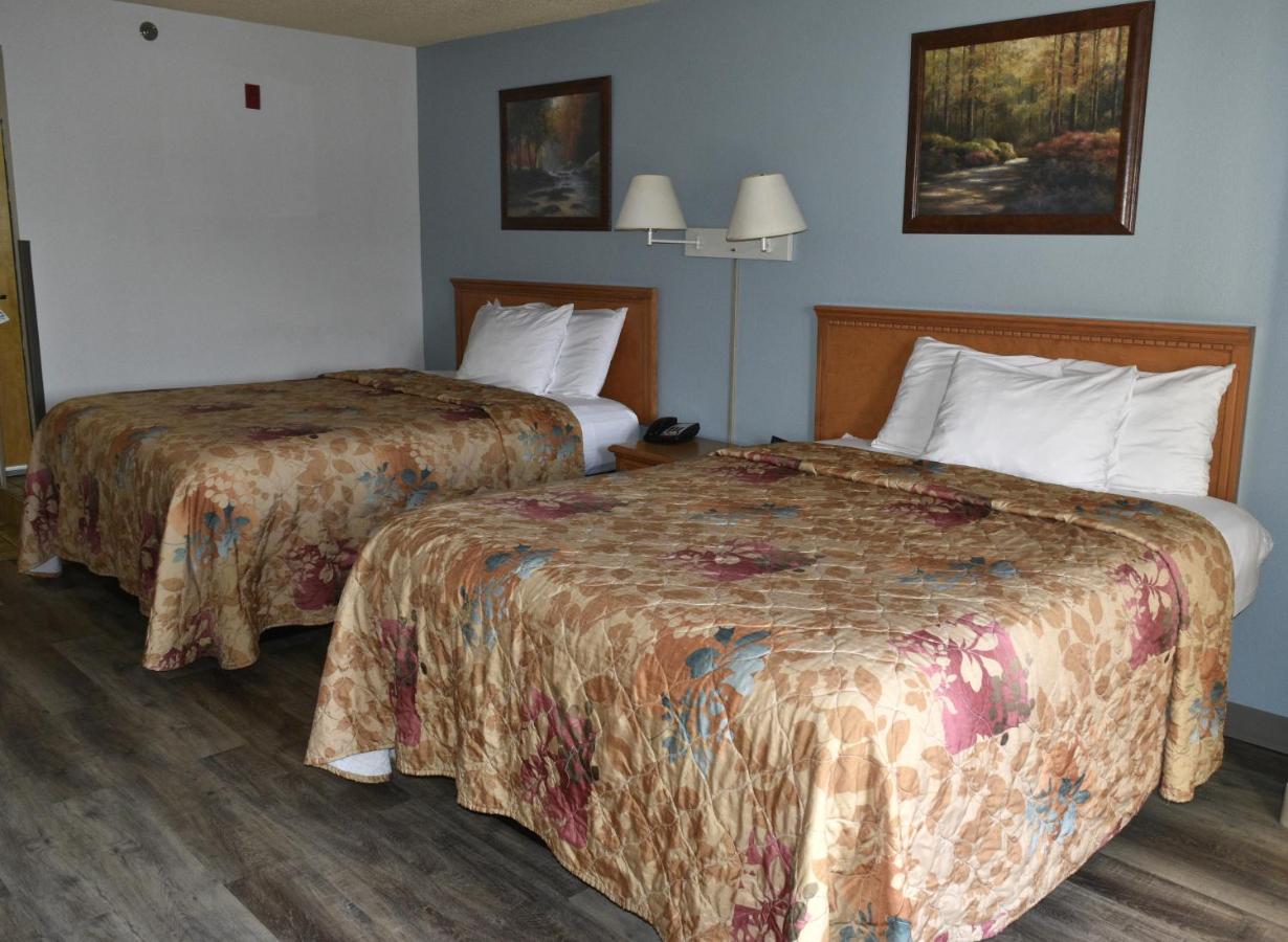 | Grand Smokies Resort Lodge Pigeon Forge