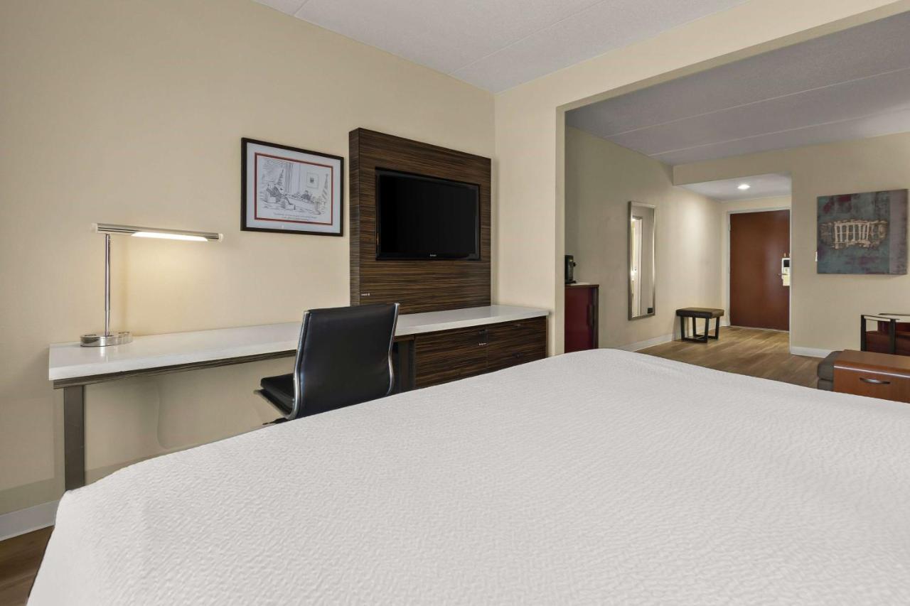 King Studio Suite - Non-Smoking at Ramada by Wyndham Harrisburg/Hershey Area