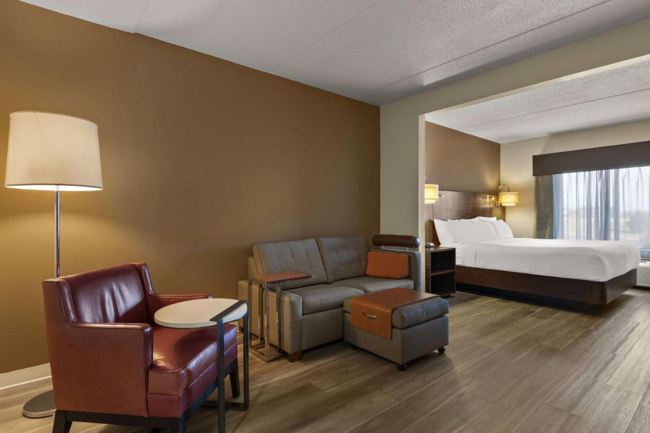 King Studio Suite - Non-Smoking at Ramada by Wyndham Harrisburg/Hershey Area