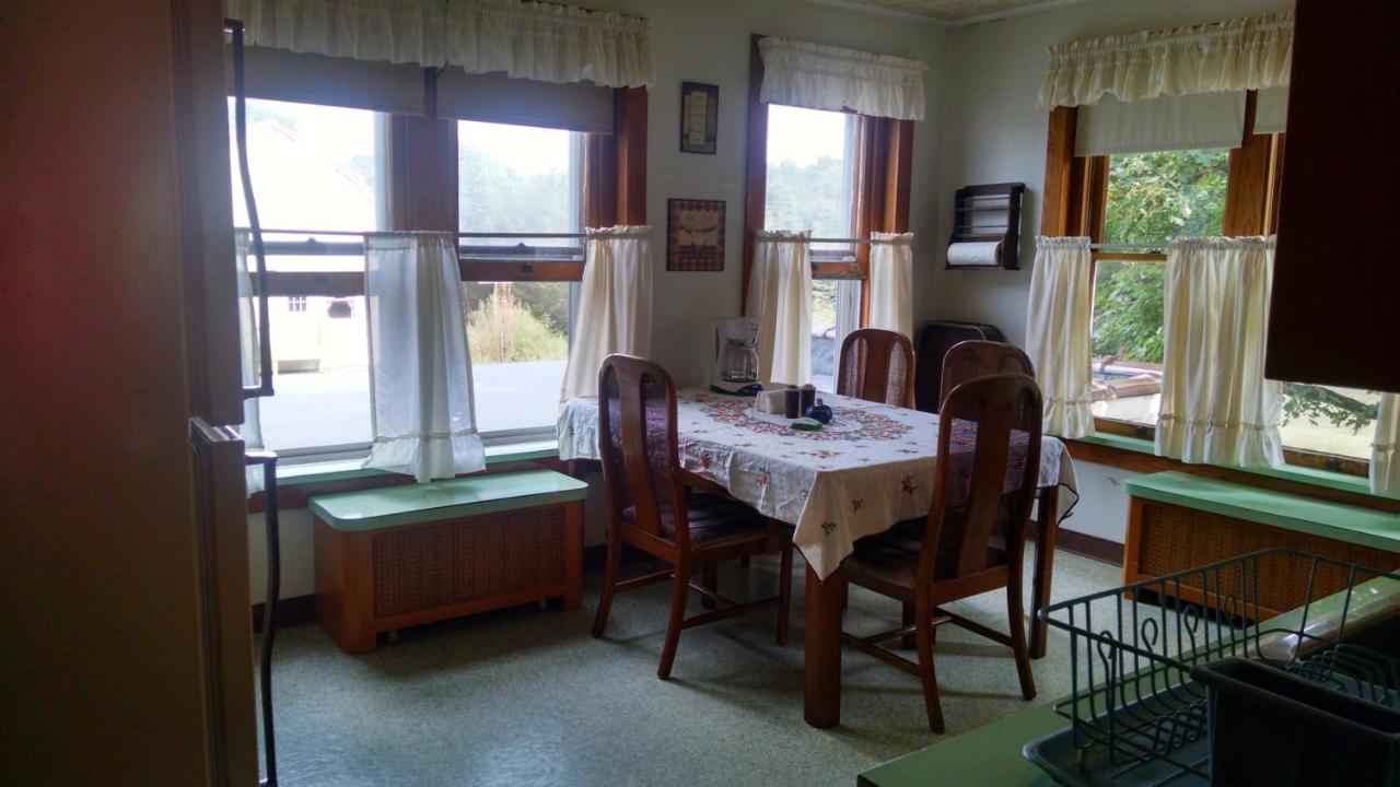 | Fish & Loaves Bed and Breakfast