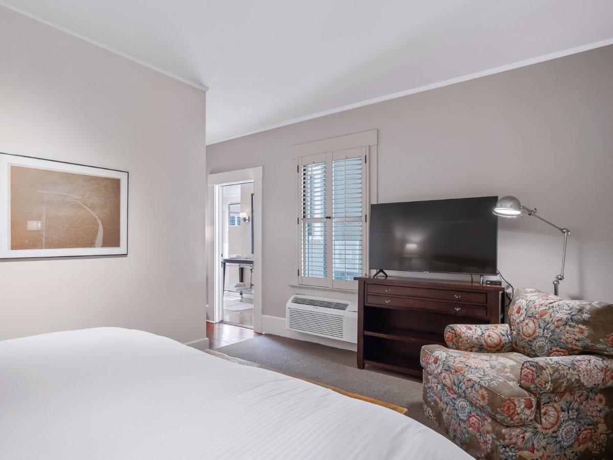 Master Suite with Spa Bath at The Upham Hotel