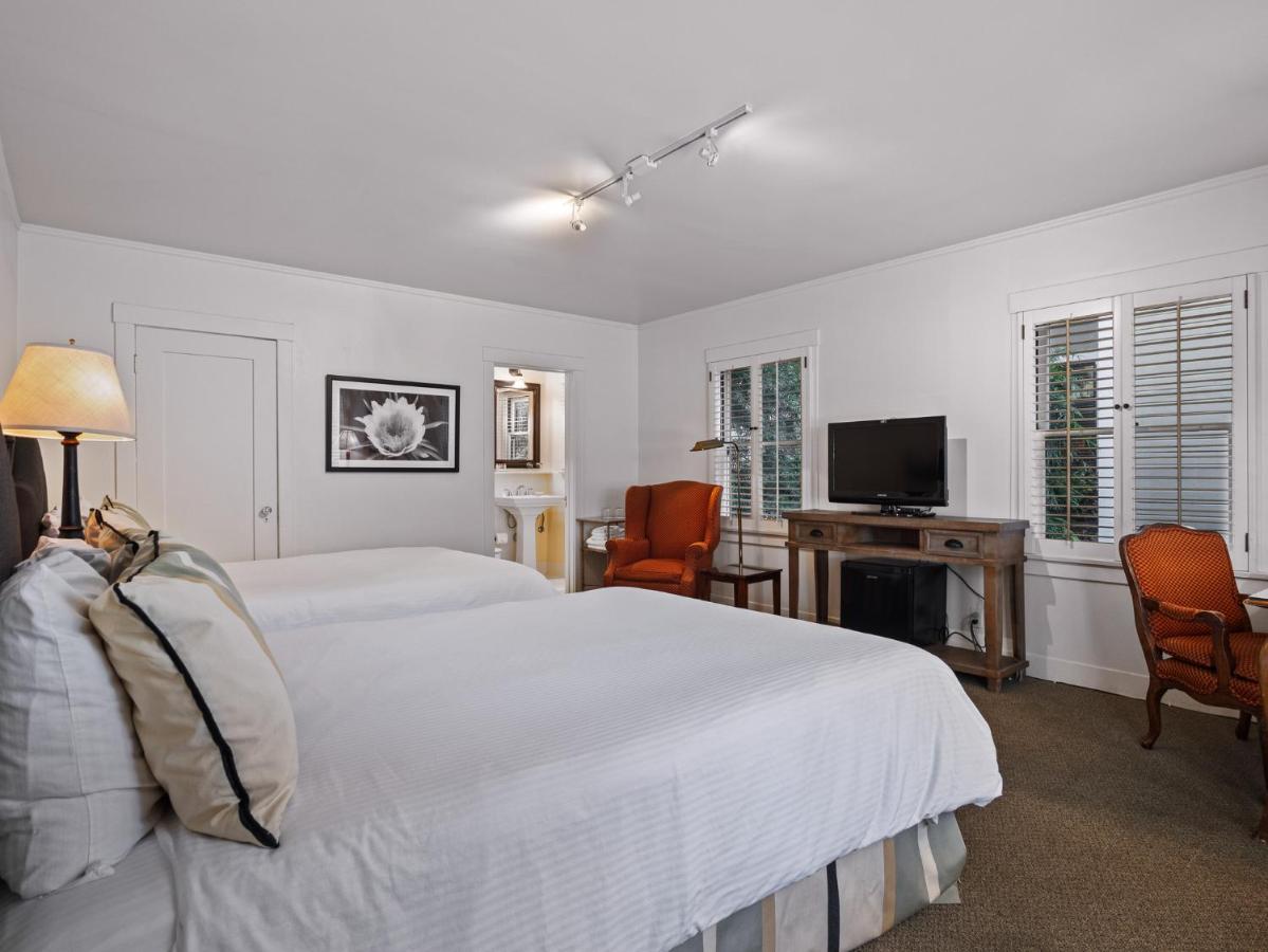 Double Queen Room at The Upham Hotel