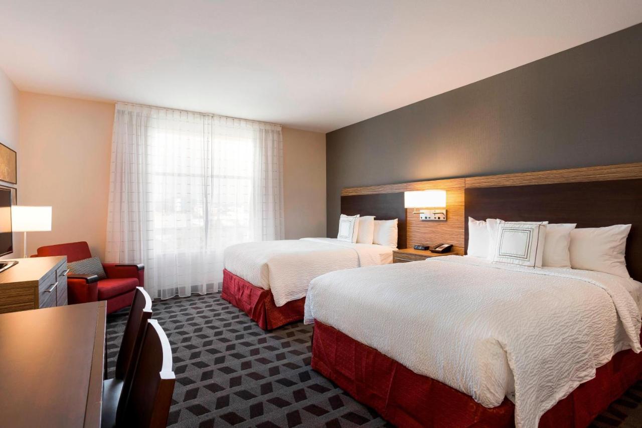 Queen Studio at TownePlace Suites San Mateo Foster City
