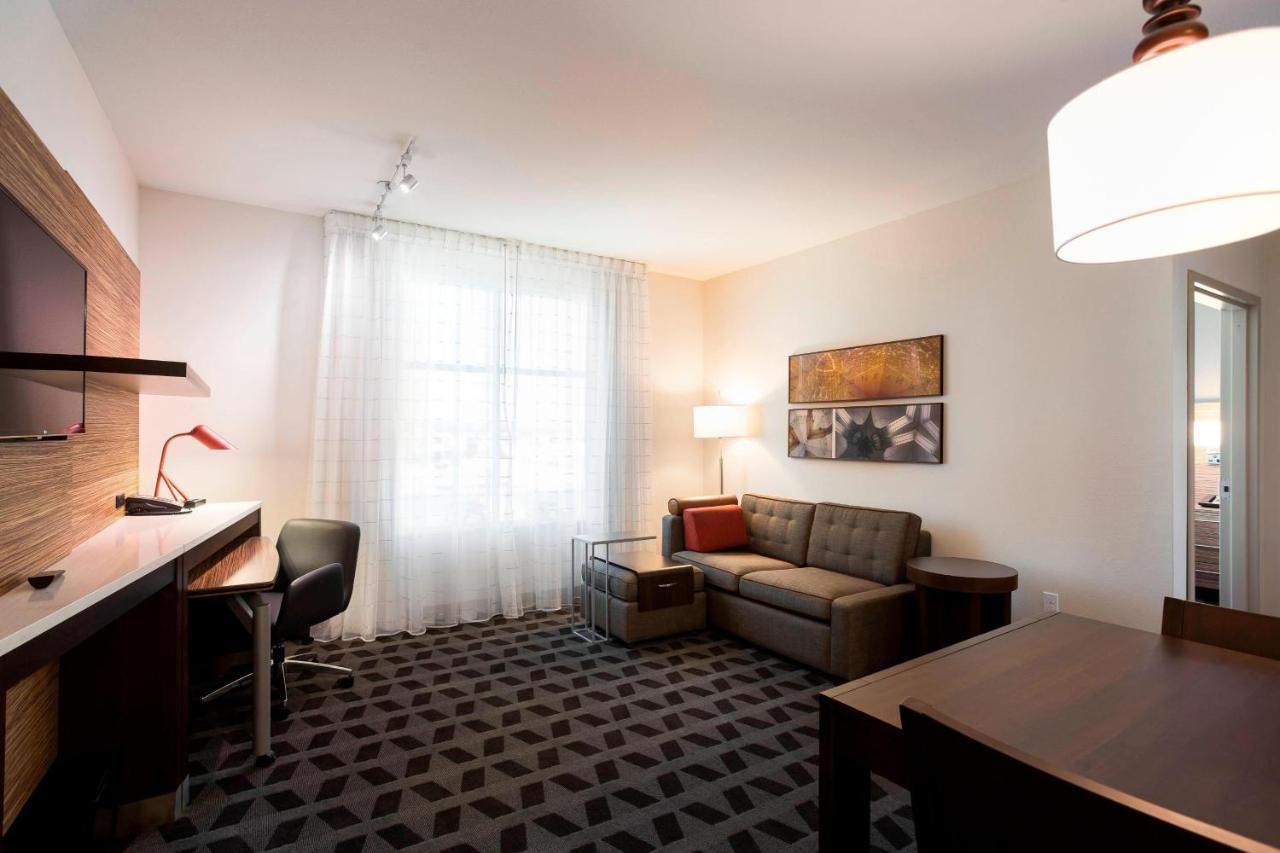 One-Bedroom Queen Suite at TownePlace Suites San Mateo Foster City