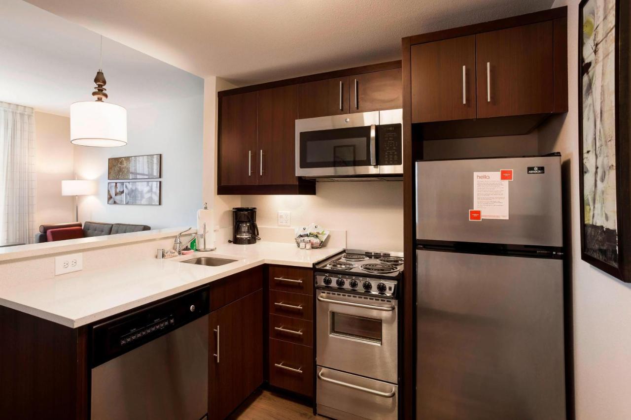 One-Bedroom Queen Suite at TownePlace Suites San Mateo Foster City